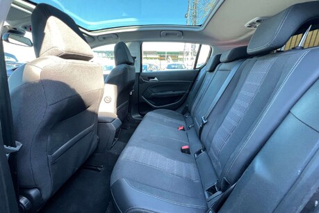 Peugeot 308 1.2 PureTech GPF Allure Euro 6 (s/s) 5dr 27