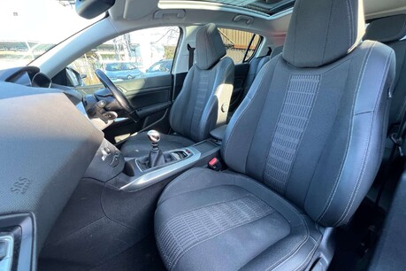 Peugeot 308 1.2 PureTech GPF Allure Euro 6 (s/s) 5dr 29