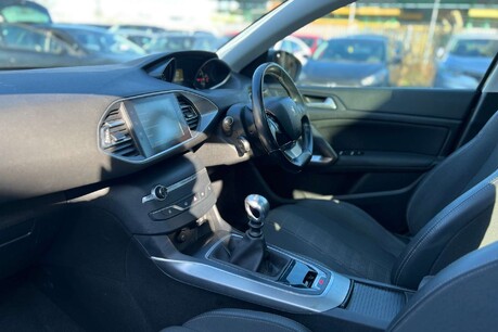 Peugeot 308 1.2 PureTech GPF Allure Euro 6 (s/s) 5dr 32