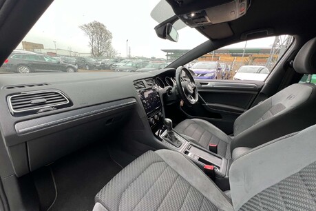 Volkswagen Golf 2.0 TDI R-Line DSG Euro 6 (s/s) 5dr 29