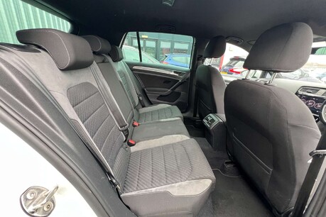 Volkswagen Golf 2.0 TDI R-Line DSG Euro 6 (s/s) 5dr 25