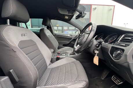 Volkswagen Golf 2.0 TDI R-Line DSG Euro 6 (s/s) 5dr 23
