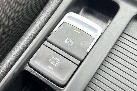 Volkswagen Golf 2.0 TDI R-Line DSG Euro 6 (s/s) 5dr 33