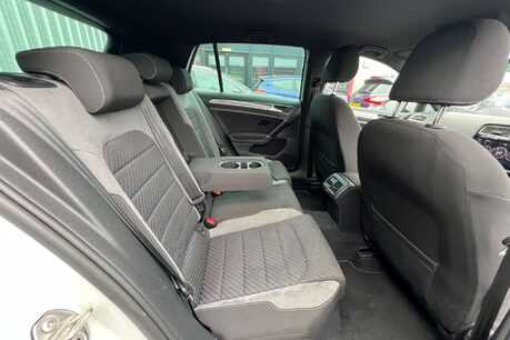 Volkswagen Golf 2.0 TDI R-Line DSG Euro 6 (s/s) 5dr 26