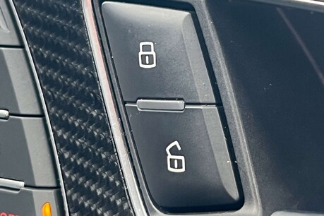 Audi A6 2.0 TDI ultra Black Edition Euro 6 (s/s) 5dr 53