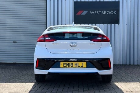 Hyundai IONIQ 1.6 h-GDi Premium DCT Euro 6 (s/s) 5dr 9