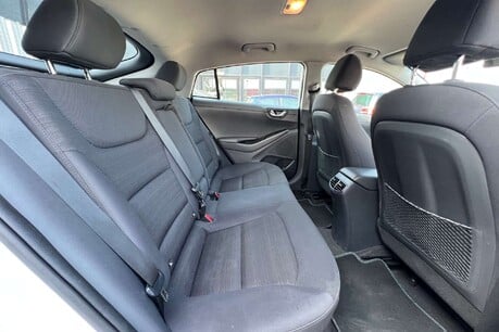 Hyundai IONIQ 1.6 h-GDi Premium DCT Euro 6 (s/s) 5dr 24