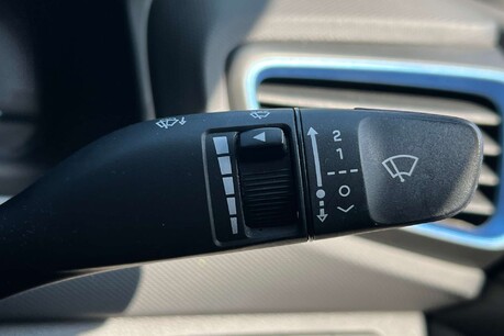 Hyundai IONIQ 1.6 h-GDi Premium DCT Euro 6 (s/s) 5dr 54