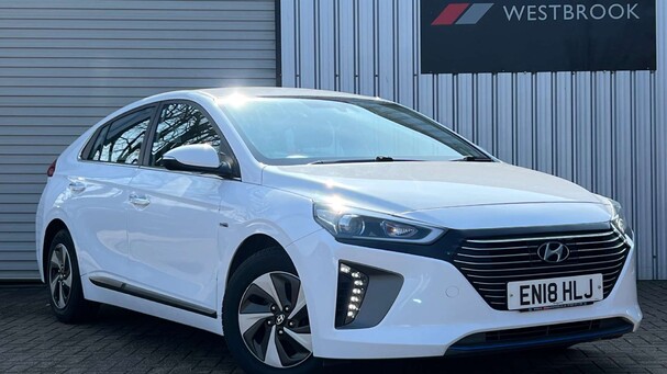 Hyundai IONIQ 1.6 h-GDi Premium DCT Euro 6 (s/s) 5dr Service History