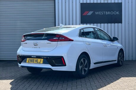 Hyundai IONIQ 1.6 h-GDi Premium DCT Euro 6 (s/s) 5dr 8