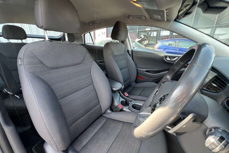 Hyundai IONIQ 1.6 h-GDi Premium DCT Euro 6 (s/s) 5dr 19