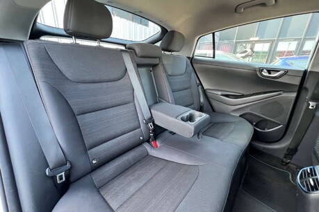 Hyundai IONIQ 1.6 h-GDi Premium DCT Euro 6 (s/s) 5dr 21