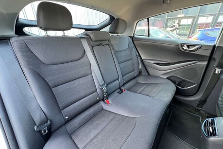 Hyundai IONIQ 1.6 h-GDi Premium DCT Euro 6 (s/s) 5dr 22