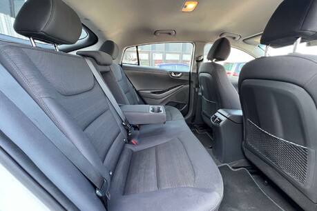 Hyundai IONIQ 1.6 h-GDi Premium DCT Euro 6 (s/s) 5dr 23