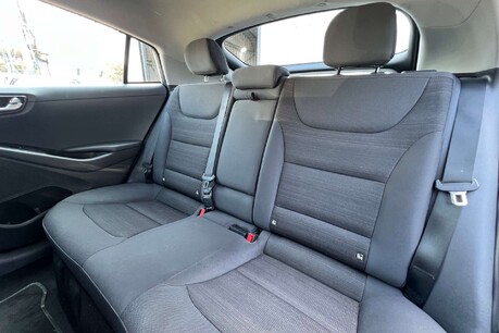 Hyundai IONIQ 1.6 h-GDi Premium DCT Euro 6 (s/s) 5dr 26