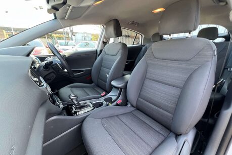 Hyundai IONIQ 1.6 h-GDi Premium DCT Euro 6 (s/s) 5dr 29
