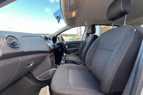 Dacia Sandero 0.9 TCe Comfort Euro 6 (s/s) 5dr 28