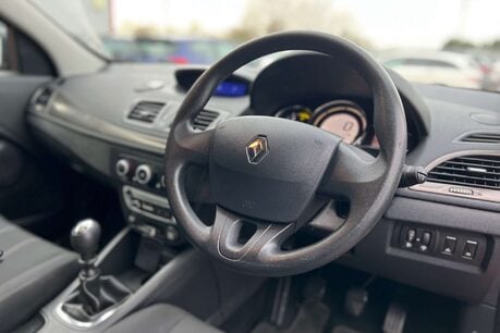 Renault Megane 1.5 dCi Knight Edition Euro 5 (s/s) 5dr 17