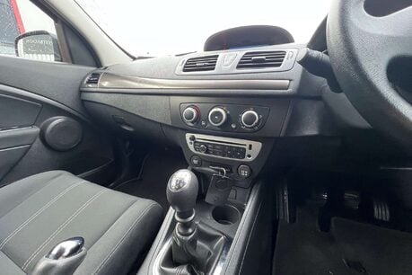 Renault Megane 1.5 dCi Knight Edition Euro 5 (s/s) 5dr 31