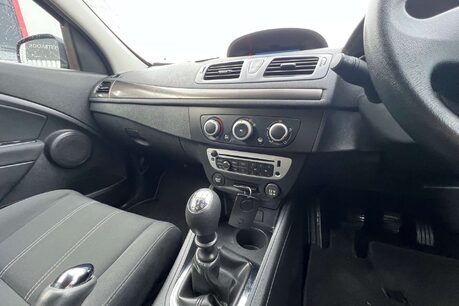 Renault Megane 1.5 dCi Knight Edition Euro 5 (s/s) 5dr 31
