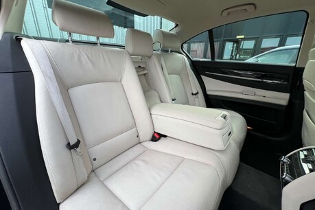 BMW 7 Series 3.0 730d SE Exclusive Auto Euro 5 (s/s) 4dr 21