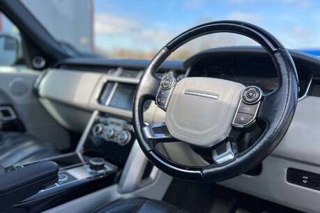 Land Rover Range Rover 4.4 SD V8 Autobiography Auto 4WD Euro 5 5dr 29