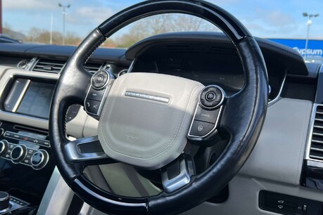 Land Rover Range Rover 4.4 SD V8 Autobiography Auto 4WD Euro 5 5dr 30