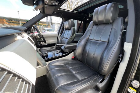 Land Rover Range Rover 4.4 SD V8 Autobiography Auto 4WD Euro 5 5dr 45