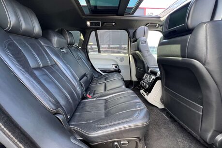 Land Rover Range Rover 4.4 SD V8 Autobiography Auto 4WD Euro 5 5dr 37