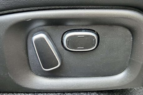 Land Rover Range Rover 4.4 SD V8 Autobiography Auto 4WD Euro 5 5dr 38