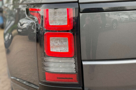 Land Rover Range Rover 3.0 TD V6 Vogue Auto 4WD Euro 6 (s/s) 5dr 19