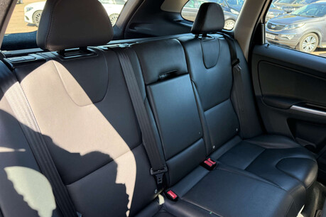 Volvo XC60 2.0 D4 SE Lux Nav Geartronic Euro 6 (s/s) 5dr 27