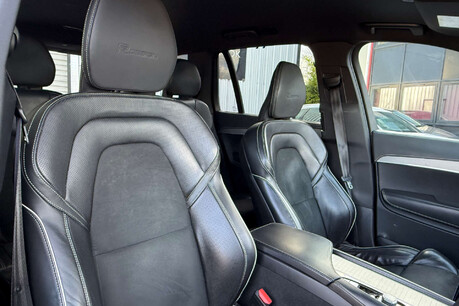 Volvo XC90 2.0 D5 PowerPulse R-Design Auto 4WD Euro 6 (s/s) 5dr 5