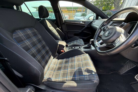 Volkswagen Golf 1.4 TSI 8.7kWh GTE Advance DSG Euro 6 (s/s) 5dr 8