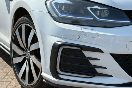 Volkswagen Golf 1.4 TSI 8.7kWh GTE Advance DSG Euro 6 (s/s) 5dr 54
