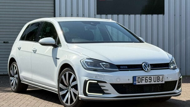 Volkswagen Golf 1.4 TSI 8.7kWh GTE Advance DSG Euro 6 (s/s) 5dr Service History