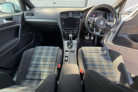 Volkswagen Golf 1.4 TSI 8.7kWh GTE Advance DSG Euro 6 (s/s) 5dr 5