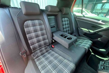 Volkswagen Golf 2.0 TDI BlueMotion Tech GTD Euro 6 (s/s) 5dr 11