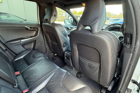 Volvo XC60 2.4 D5 R-Design Lux Nav Geartronic AWD Euro 5 5dr 10
