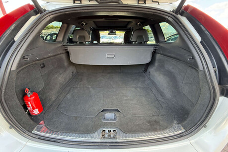 Volvo XC60 2.4 D5 R-Design Lux Nav Geartronic AWD Euro 5 5dr 21