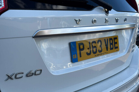 Volvo XC60 2.4 D5 R-Design Lux Nav Geartronic AWD Euro 5 5dr 33