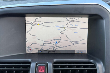 Volvo XC60 2.4 D5 R-Design Lux Nav Geartronic AWD Euro 5 5dr 12