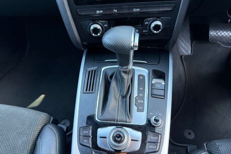 Audi A4 2.0 TDI S line Multitronic Euro 5 (s/s) 5dr 17