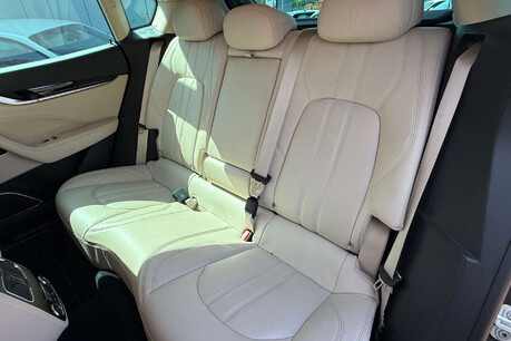 Maserati Levante 3.0D V6 ZF 4WD Euro 6 (s/s) 5dr 28