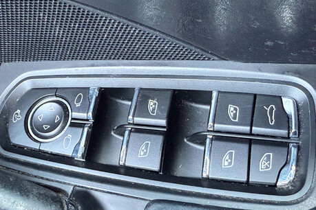 Porsche Cayenne 3.0 V6 E-Hybrid S TiptronicS 4WD Euro 6 (s/s) 5dr 15