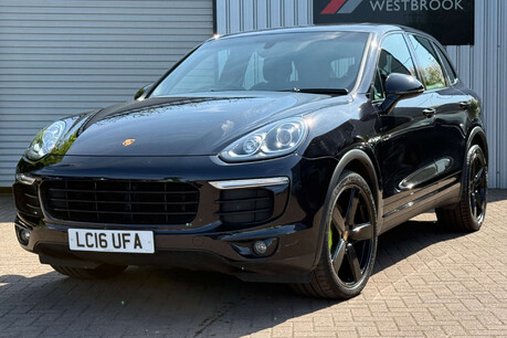 Porsche Cayenne 3.0 V6 E-Hybrid S TiptronicS 4WD Euro 6 (s/s) 5dr 25