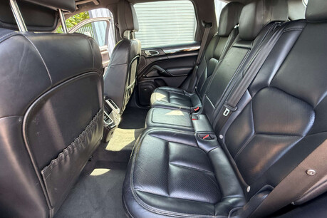 Porsche Cayenne 3.0 V6 E-Hybrid S TiptronicS 4WD Euro 6 (s/s) 5dr 27
