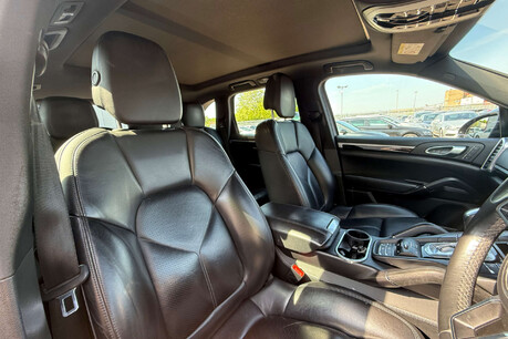 Porsche Cayenne 3.0 V6 E-Hybrid S TiptronicS 4WD Euro 6 (s/s) 5dr 5