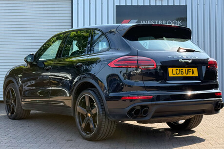Porsche Cayenne 3.0 V6 E-Hybrid S TiptronicS 4WD Euro 6 (s/s) 5dr 37
