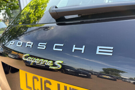 Porsche Cayenne 3.0 V6 E-Hybrid S TiptronicS 4WD Euro 6 (s/s) 5dr 39